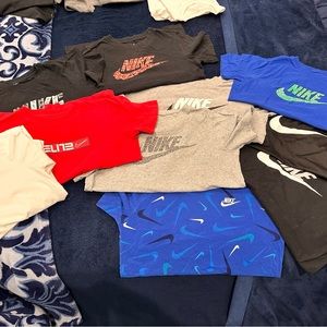 Boys Nike T shirts size  large quantity 10